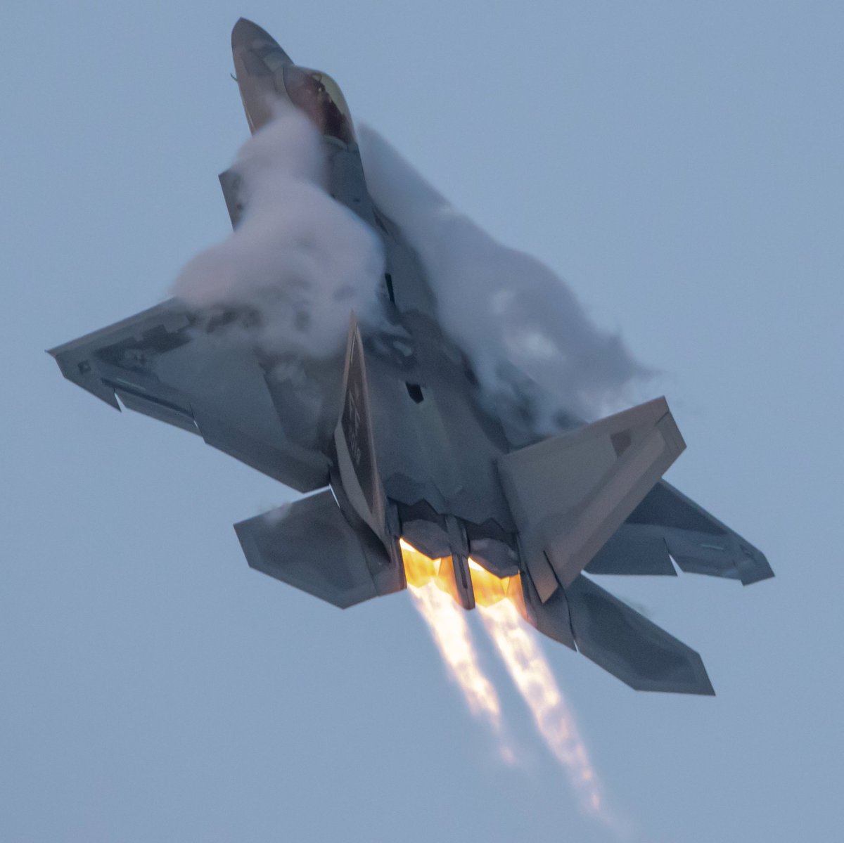 MWMattPhotos's tweet photo. Afterburners engaged https://t.co/uDkBGF6uRb