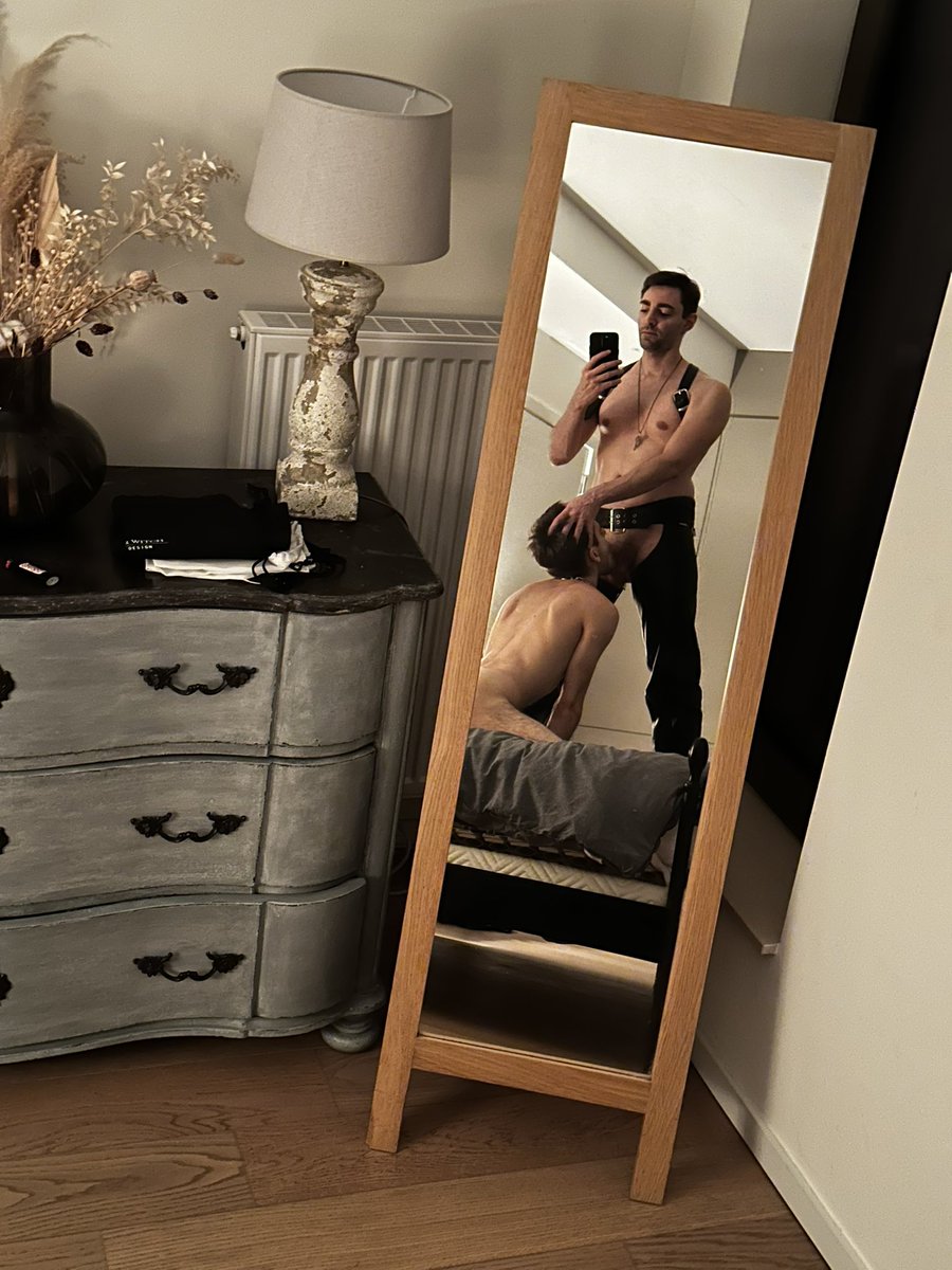 twaddy89's tweet photo. “-let’s go to bed for hugs and kisses”
@twink_conor A few moments later : https://t.co/urTGxRMt6C