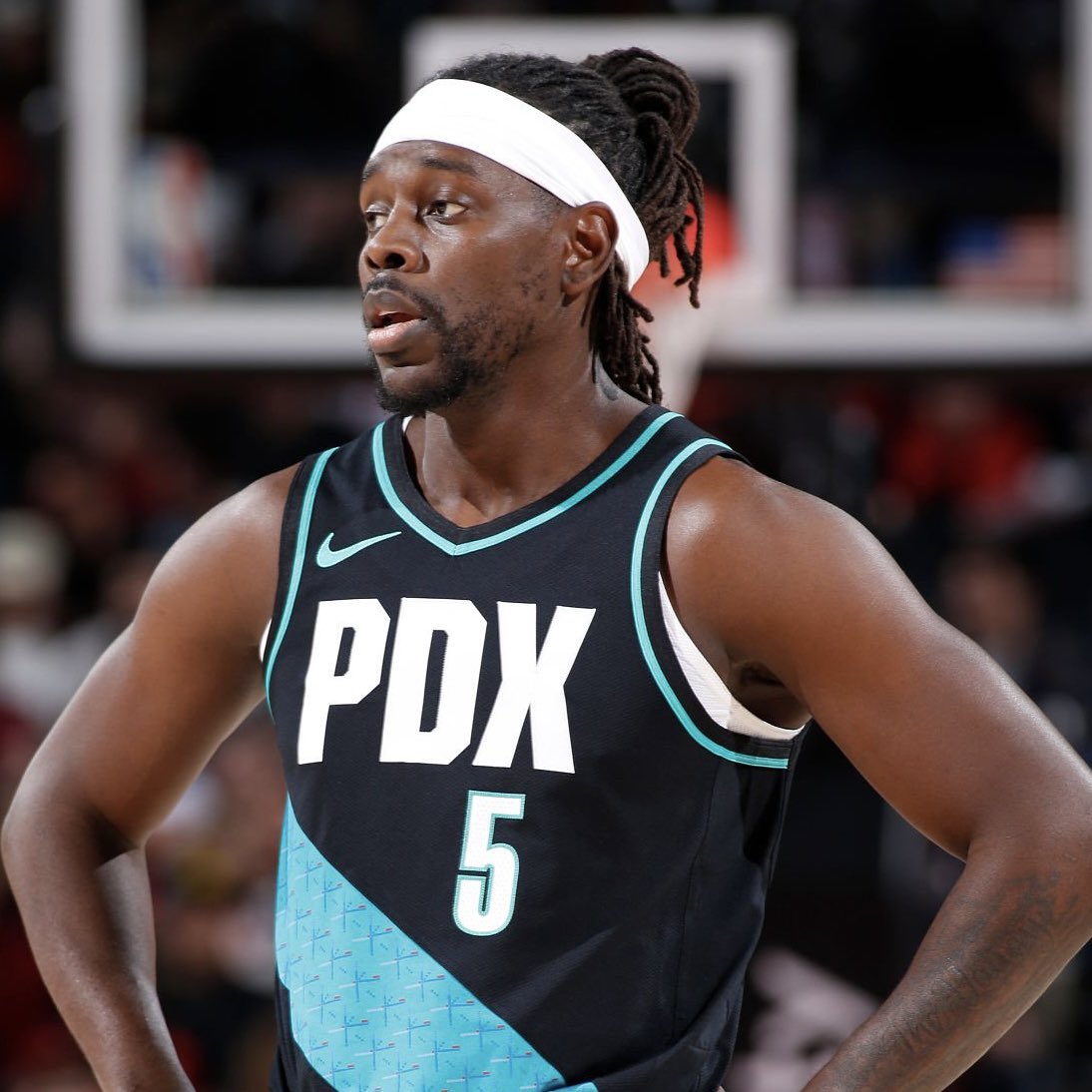 PolymarketHoops's tweet photo. Reports suggesting the Portland Trail Blazers would buyout Jrue Holiday’s contract to land him with the Sixers are false.

Jrue Holiday is expected to stay in Portland.

(h/t @MrBuckBuckNBA) https://t.co/unYfvsNWXx