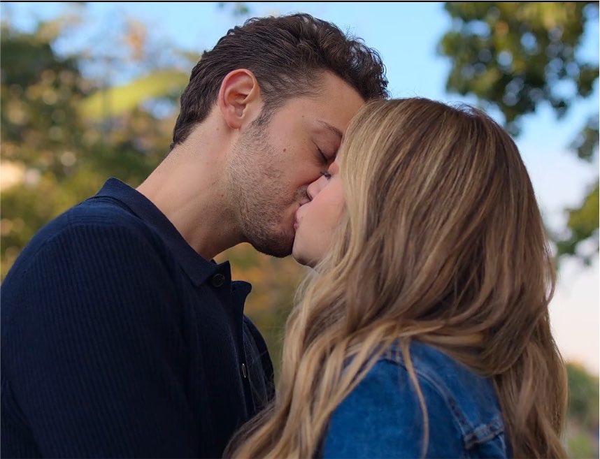 ferzinhadeniz's tweet photo. essa cena aqui se tivesse sido a final pouparia tanto sofrimento, olha que coisa mais lindinha meu lutteo 🥲
 #lutteoporsiempre https://t.co/kaWRrGcFWF