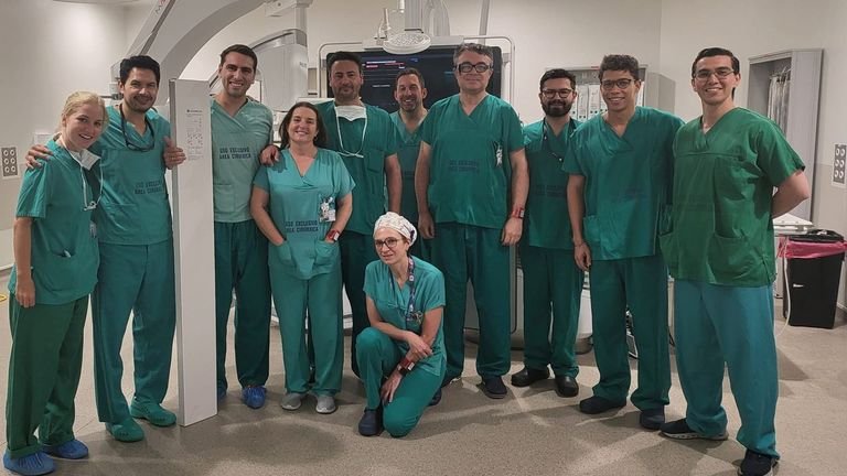 XainzaP's tweet photo. 🏥 Vigo Hospital marks a historic milestone in Spanish cardiology

The Álvaro Cunqueiro becomes the first hospital in the country to implant a new, next-generation valve to treat aortic regurgitation.

https://t.co/4qrsZwFkUB https://t.co/2sYnzr2KNq