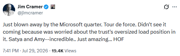Barchart's tweet photo. Mass Panic at Microsoft $MSFT headquarters after Jim Cramer calls it a "Tour de Force" 🚨 Dear God 🤯 😱 👀 https://t.co/XSdv1nSui8