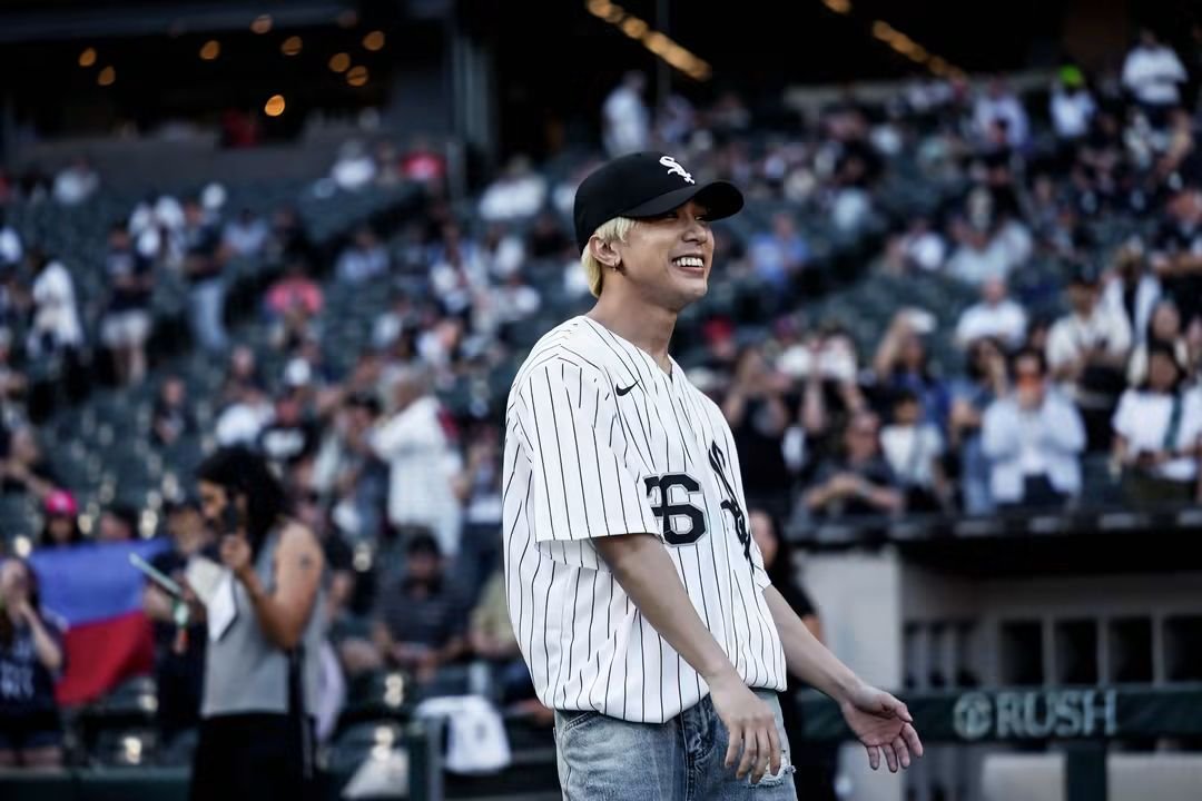 APRiENNEforJOSH's tweet photo. OUR MVP! 🥹
Such a rare moment to see you do the ceremonial first pitch. ⚾️✨️
Sobrang proud! 🇵🇭

📸 Chicago White Sox FB
https://t.co/wDAmHvlzI1

SB19 MLB FIRST PITCH CHICAGO
@SB19Official #SB19
#SB19FirstPitchWhiteSox
@JoshCullen_s #SB19_JOSH https://t.co/HnxwWuH03a