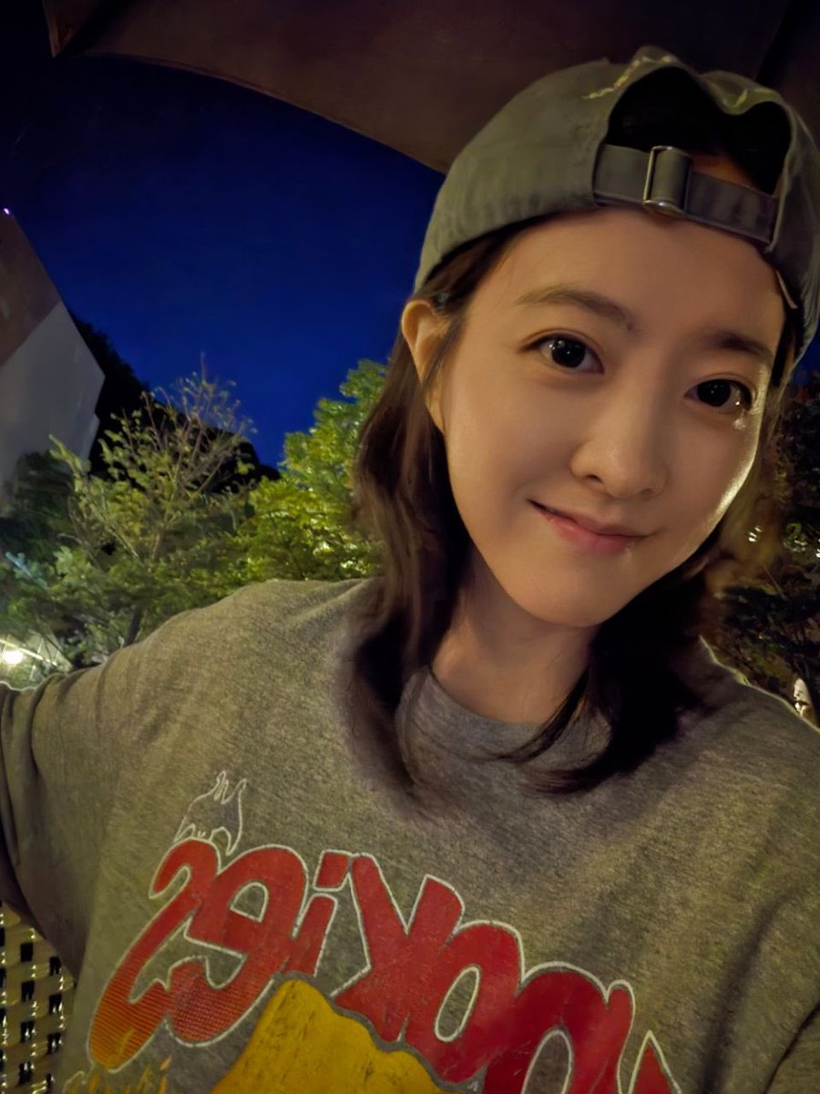 bbovelyby's tweet photo. #bbobble 🫧 260730 • 1:06 AM KST
🐶: 📸
🫧 9:47 AM KST (last message)
🐶: Thank you for being with me for 708 days. ♡
I’ll make a full recovery!!! 🤍
Sleep well, eat well, and… well…
Take good care of yourself!!! ㅋㅋㅋ https://t.co/I6ePRKxvDW
