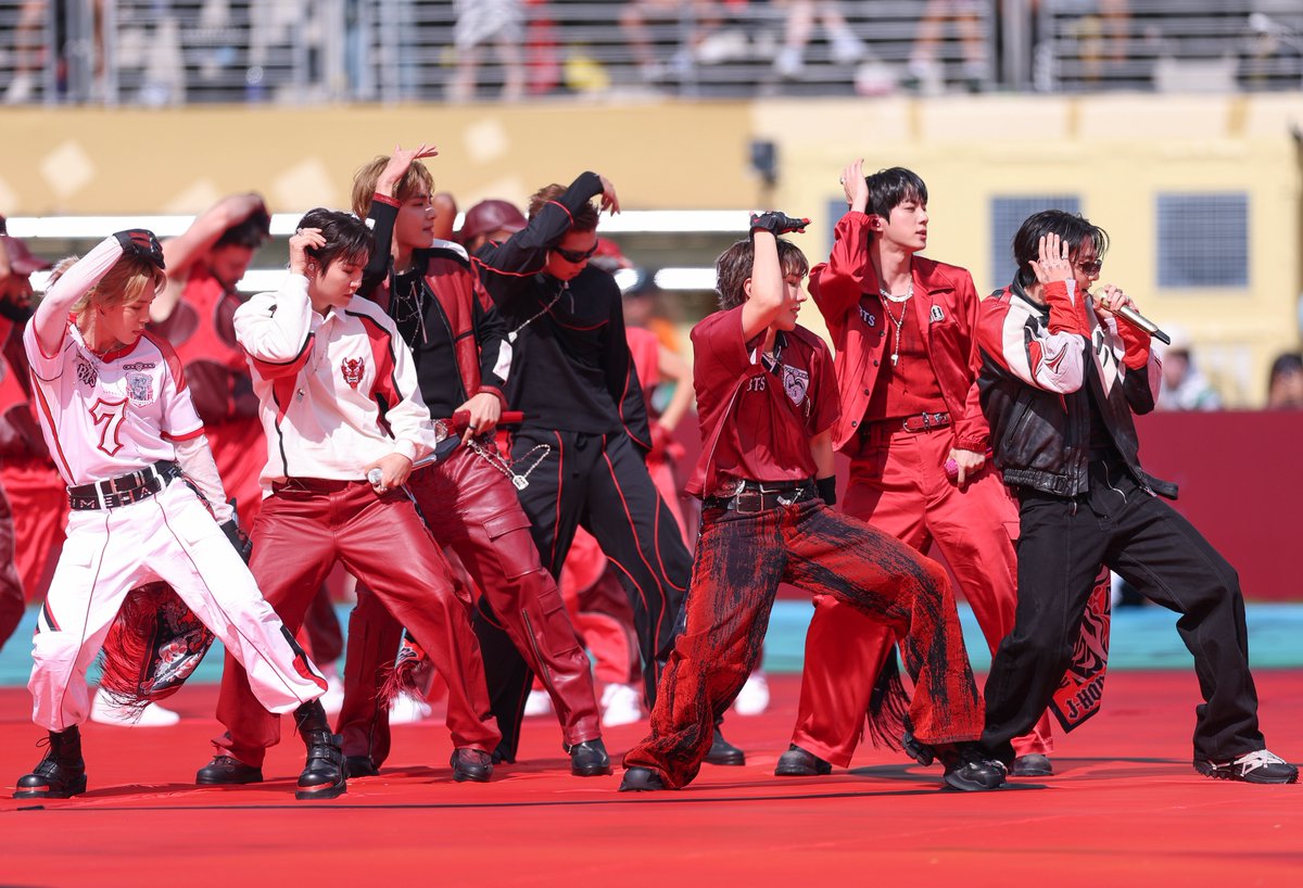 Kpop_Herald's tweet photo. The charity auction for outfits worn by @bts_bighit during the 2026 FIFA World Cup Halftime Show has closed.

💰 Final bids
• #JIN belt — $16,500
• #SUGA pants — $33,000
• #JHOPE gloves — $28,600
• #RM boots — $19,800
• #JIMIN shirt — $110,000
• #V scarf — $46,200
• #JUNGKOOK jacket — $46,200

A total of $300,300 was raised, with all proceeds going to the FIFA Global Citizen Education Fund to support education and sports participation for children in underserved communities.

#BTS