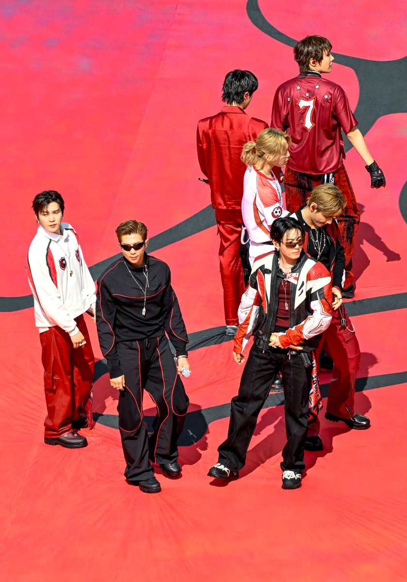 Kpop_Herald's tweet photo. The charity auction for outfits worn by @bts_bighit during the 2026 FIFA World Cup Halftime Show has closed.

💰 Final bids
• #JIN belt — $16,500
• #SUGA pants — $33,000
• #JHOPE gloves — $28,600
• #RM boots — $19,800
• #JIMIN shirt — $110,000
• #V scarf — $46,200
• #JUNGKOOK jacket — $46,200

A total of $300,300 was raised, with all proceeds going to the FIFA Global Citizen Education Fund to support education and sports participation for children in underserved communities.

#BTS