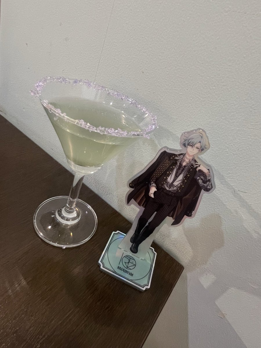 monnasu417's tweet photo. はるちゃん𝕕𝕒𝕪だったな。この日
全てのグッズにはるちゃん付いてきた♡
大好き♥️
はるちゃんと"poisonous gangstar"で乾杯 https://t.co/9Rt4k4lsMC
