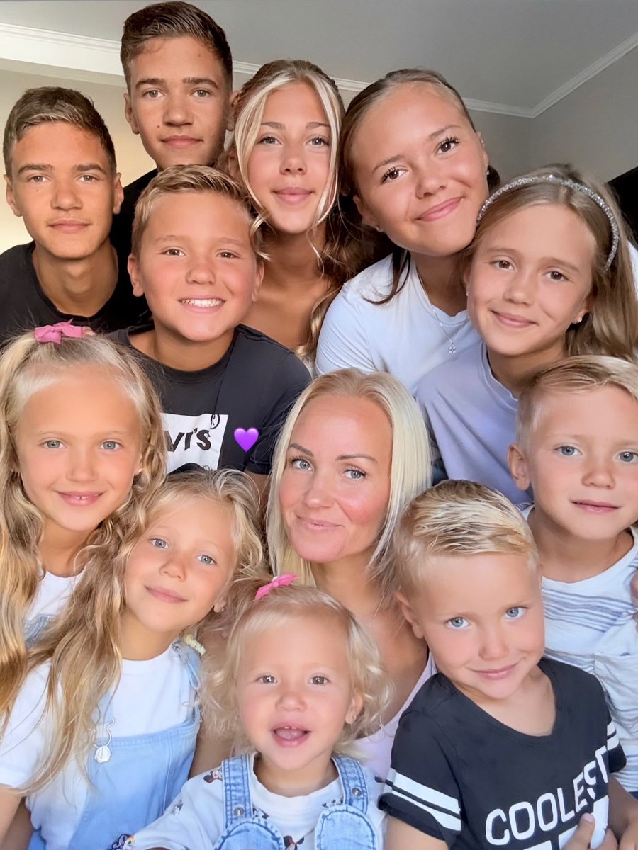 morel549459's tweet photo. The World needs more big White Families. 🤍✨⚡️🧬 https://t.co/U7b3b0826u