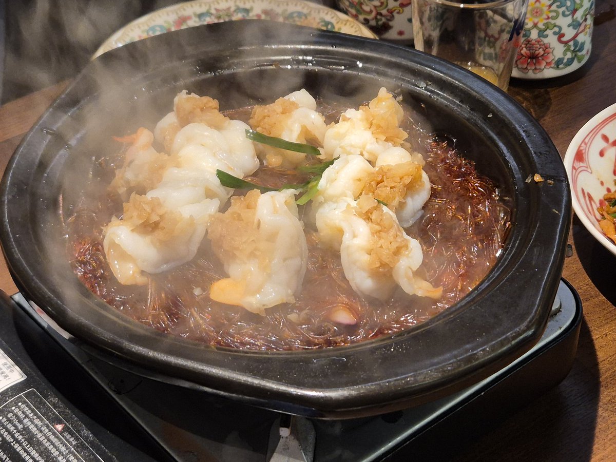 einar1982's tweet photo. 을지로입구역 / 농경기

후난성 스타일 음식점이라고 해서 궁금했다.
고기고추볶음, 매간장 삼겹찜(살살 녹음), 마늘팬새우(당면도 함께), 압력솥 고구마밥, 샐러리 죽순볶음 + 맥주
시킨 거 다 만족... 캐치테이블 걸고 가니 현장에서 그렇게 오래 안 기다렸다. 또 가서 메뉴 순회하고 싶다. https://t.co/4Kley2kbqX