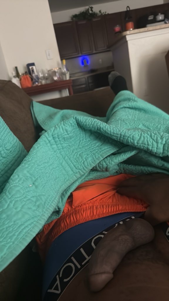 JustHim87_'s tweet photo. He need to be waken up to something warm https://t.co/sfE2RqhClc