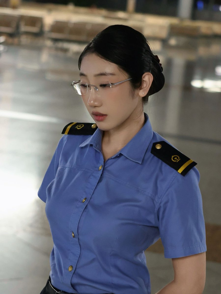 fanxiaohai's tweet photo. 很有气质，从体态开始，不管是发型还是妆容，证明是娇生惯养的乖乖女，有健身痕迹，
现在能做出这种行为也是因为平时太正经太怪，所以需要反差的来刺激你，现在不太能接受过分的，不代表以后不接受@Wu37592Suo https://t.co/eqAlPs4uGJ