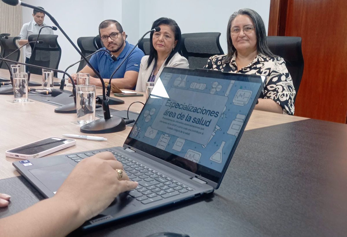 DPManabiSalud's tweet photo. #Manabí I Reunión interinstitucional entre la Dirección Provincial de salud y las autoridades de la Universidad San Gregorio para fortalecer acciones desde la Academia. https://t.co/rbeZmSks78