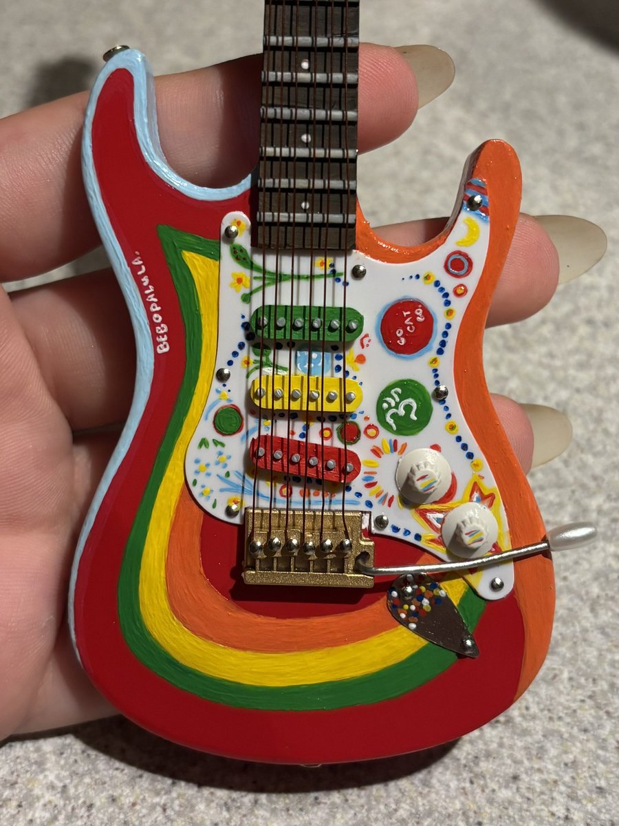 mmondayblues's tweet photo. @ beatles moots look i painted a miniature of george’s rocky!!!😁 (last pic is the before) https://t.co/YxDPjkhDJ5
