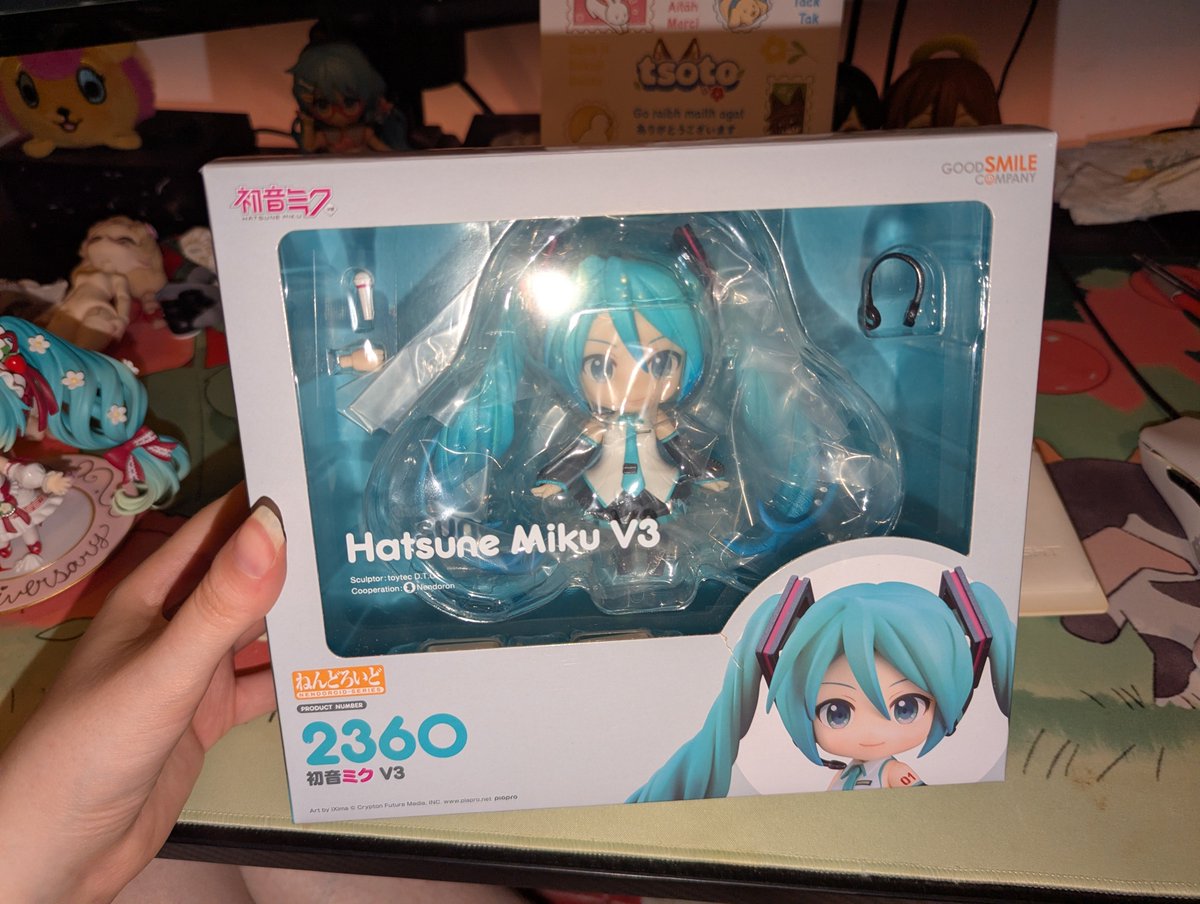 nanchews's tweet photo. Today's new arrivals! Miku can be so elegant and cute at the same time 🥺 https://t.co/gcZq4SvNIx