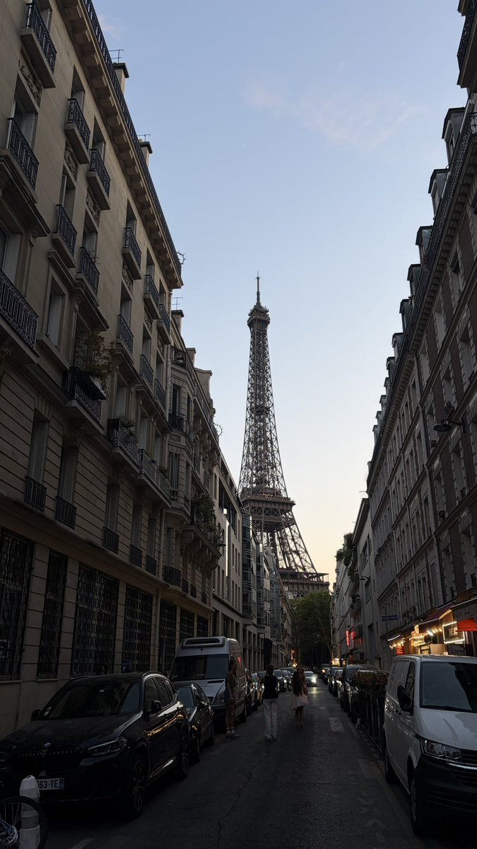 Hsonalballam's tweet photo. Paris ♥️🪽 https://t.co/2QY3H6zbzY