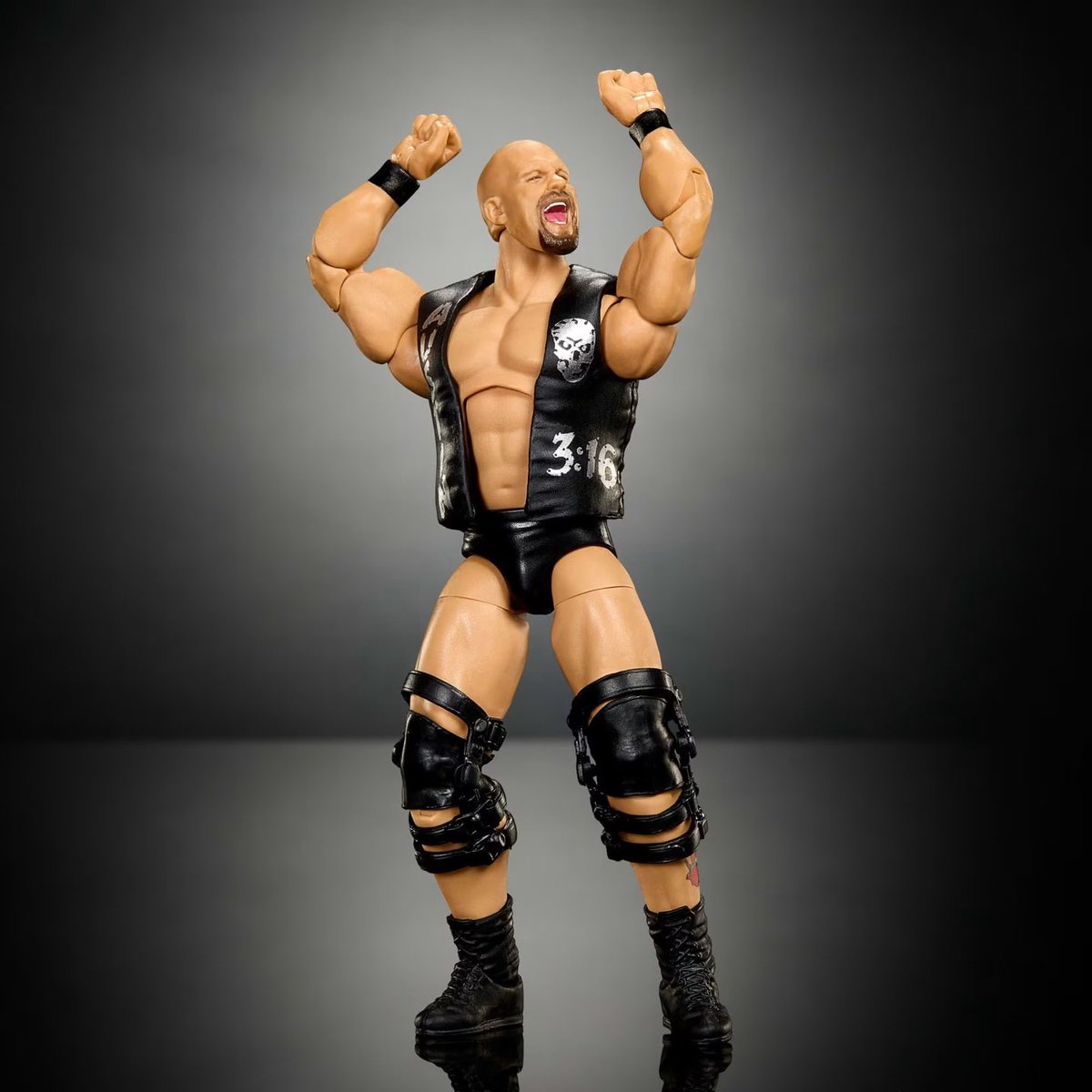 WfigAttires's tweet photo. WWE Mattel Elite Collection Summerslam Series 7:
‘Stone Cold’ Steve Austin 
Double knee braces first worn on: Summerslam 1999 https://t.co/SYCjeso1FA