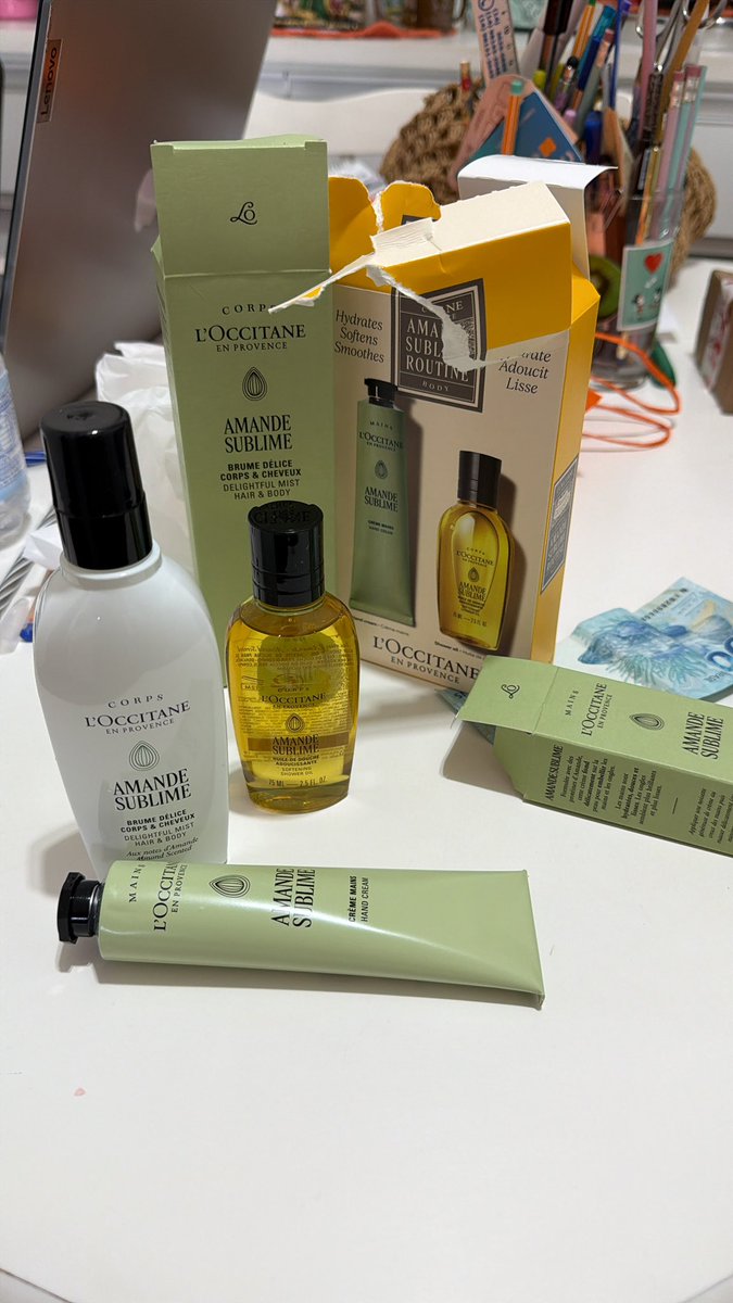 camilla_filipi's tweet photo. Meu mundo acabou no dia de hoje. Tomei banho mega premium com meu presente novo e nunca mais saberei viver sem. https://t.co/1lNbpId0qN
