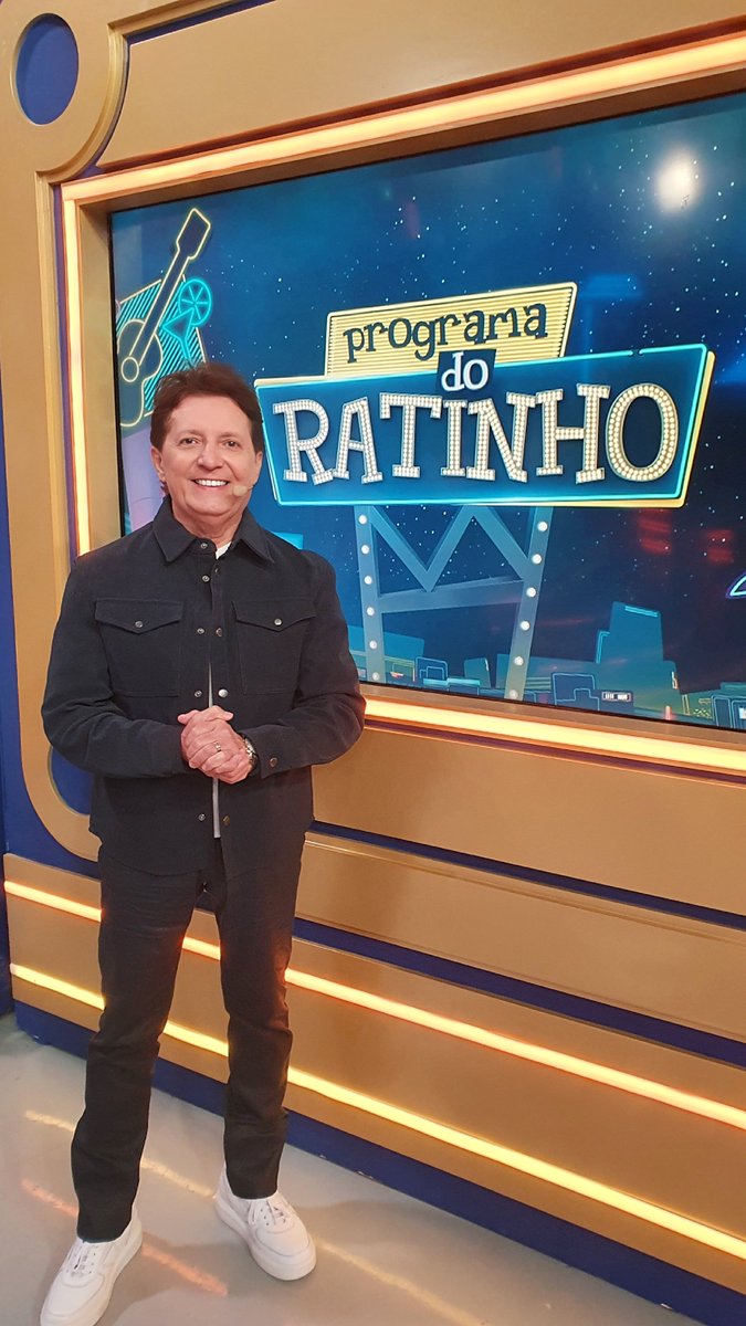 gilliardoficial's tweet photo. Ontem foi dia estar gravando com o querido amigo @ratinhodosbt o @pgm_ratinho no @SBTonline !
Fiquem ligados que aviso quando irá passar! 😉 📺
• • •
#Gilliard #ProgramaDoRatinho #Ratinho #Sbt #Musica https://t.co/Znyoi759Di
