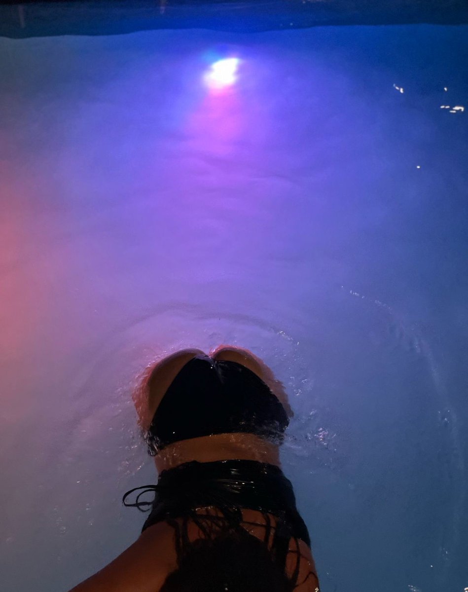 xxx69ROMANE's tweet photo. Sería Riko hacerlo en la piscina o en un jacuzzi 😍😈🔥🔥🔥 #chudai #Hotgirl #hot #NSFW #followme #chile https://t.co/7ltTN8i3ZJ