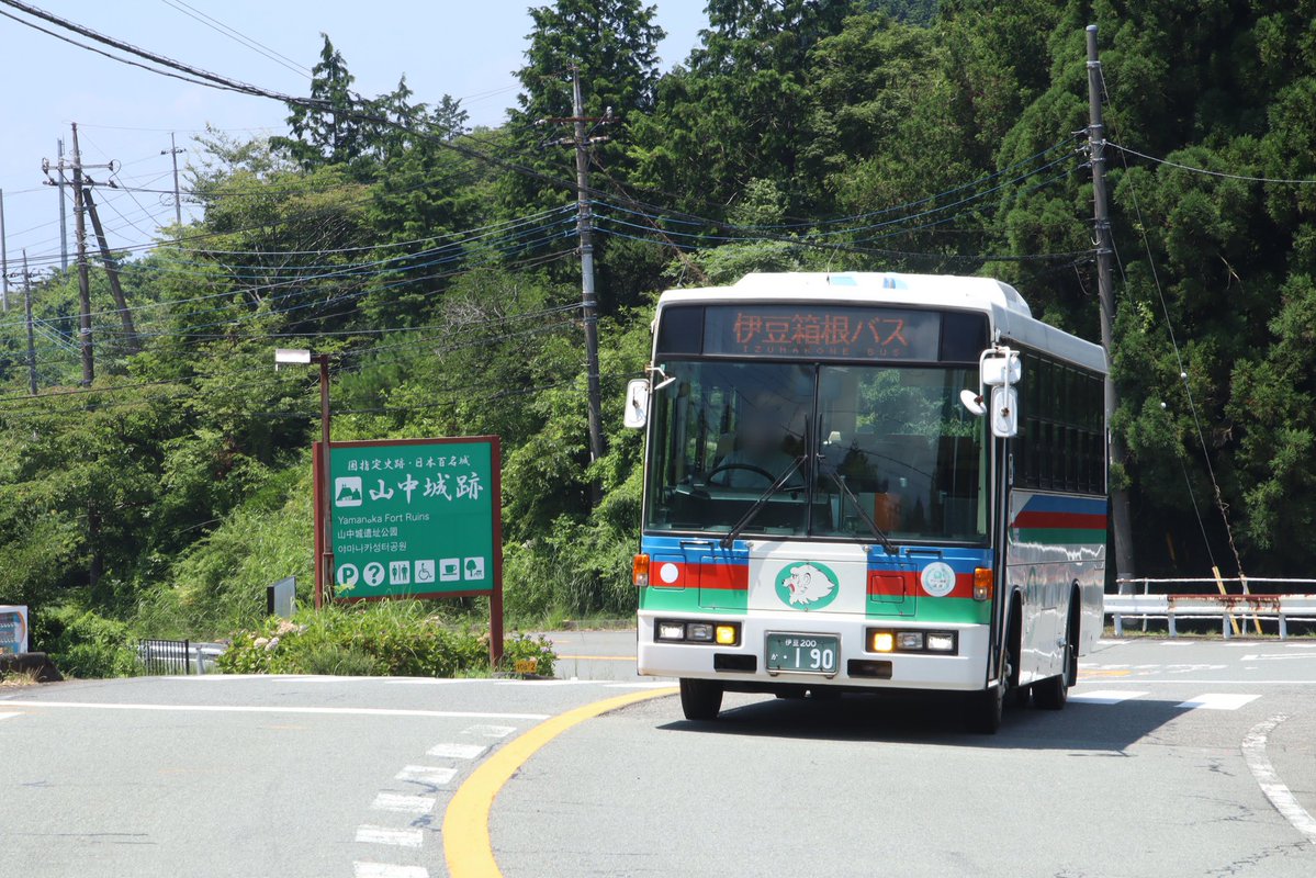 g_t_anitetu's tweet photo. 2026/07/25
伊豆箱根バス
KC-RM211GSN（2804）

先日は、トップドアのKC-RMをお借りし三島市内、熱海市内、沼津市内を巡る貸切に参加。
天気にも恵まれロケーション良く撮影ができました。
関係者の皆様、参加者の皆様、ありがとうございまし��。 https://t.co/HOSekSzmcW