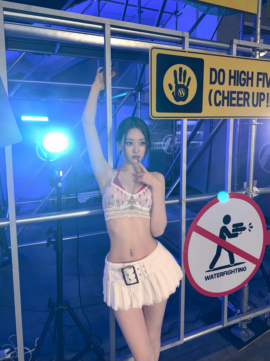 byeolcore's tweet photo. Hwiseo (H1-KEY) https://t.co/iooVAAjCam