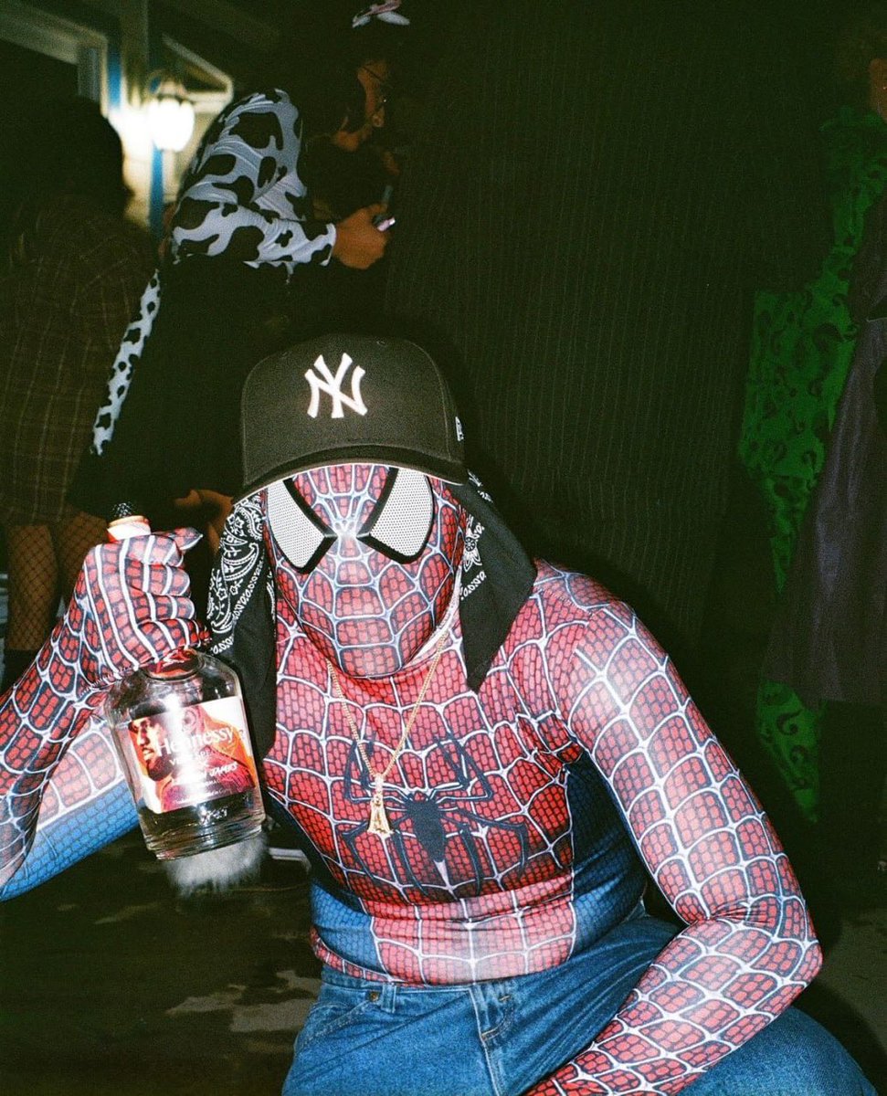 SpiderThugSol's tweet photo. the website has been updated with the CA 

https://t.co/unurR03fie https://t.co/K4GfUb6Dfl