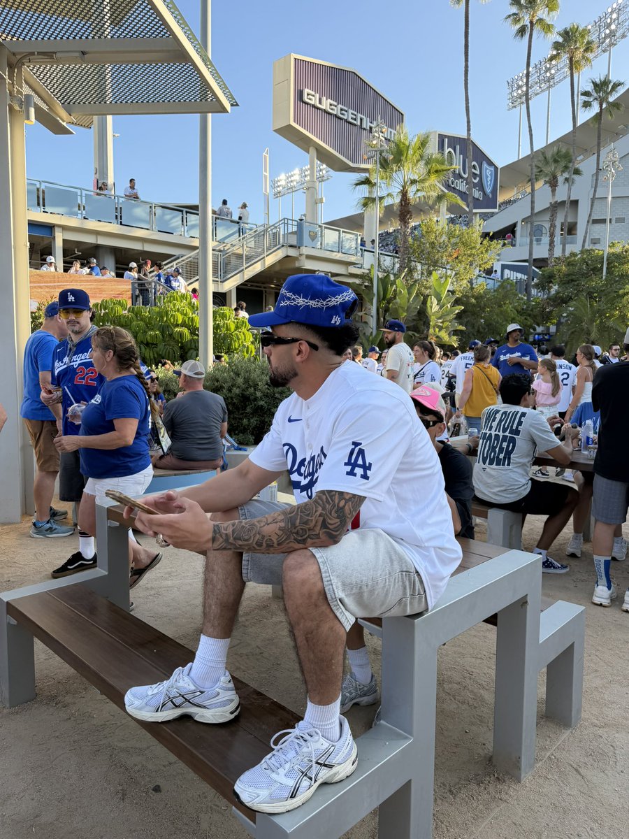 JoeyClesceri's tweet photo. dodger games >>> https://t.co/yT2XTstFhT
