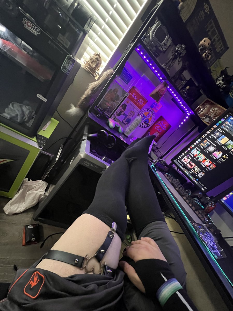 GoodBoi_ThighHi's tweet photo. Friendly neighborhood femboy IT https://t.co/2l50La494c