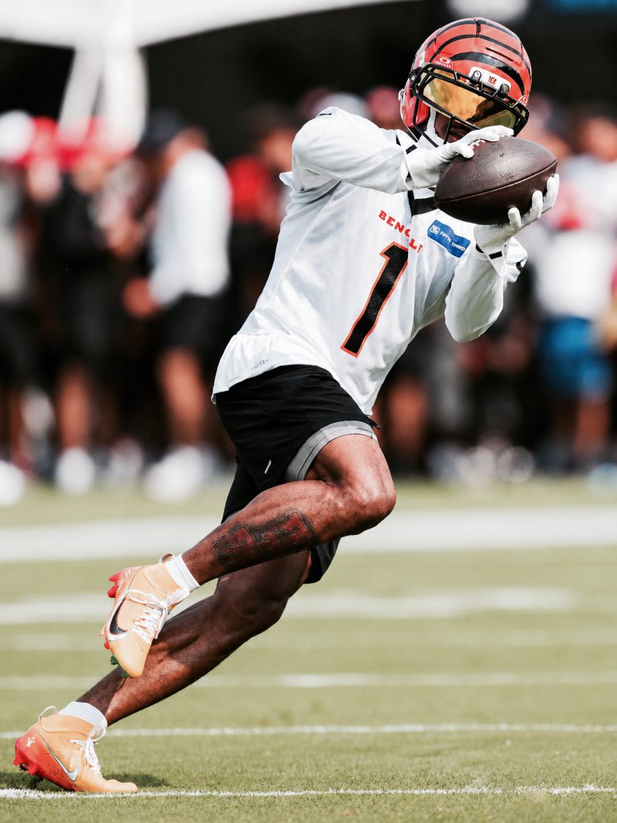 callhimuno's tweet photo. training camp day 1. ✅ https://t.co/CRRlgIFny3