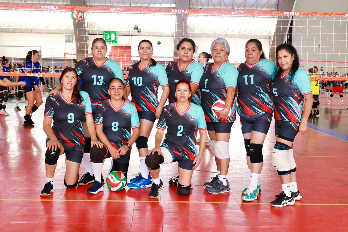 pepechedrauimx's tweet photo. En este tercer día de actividades del Festival Máster de Voleibol cientos de equipos de todo el país demuestran su talento, experiencia y espíritu deportivo, haciendo de este evento una verdadera celebración del voleibol.🙌🏼🏅

En coordinación con el @Gob_Puebla, impulsamos espacios que fomentan el deporte, la convivencia y la llegada de grandes eventos que ponen a #PueblaCapital en los ojos de México.🏐