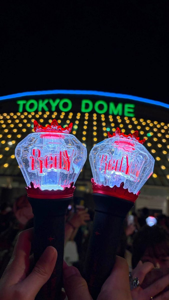 m_jvoice1's tweet photo. Are you Red.Y ? in Tokyo Dome 7/26

入って来てまだ抜けてないから
見逃し配信も見まくってるんだけど、見てても泣けるし、当日も泣いたし、Bloomin'2回も聴けるなんて神過ぎん？セトリが

誰か助けてw
色んな気持ちALTに書いたから見たかったら見てください👊
#しゅーつい
 #AreyouRed.Y https://t.co/DT287lFa8g