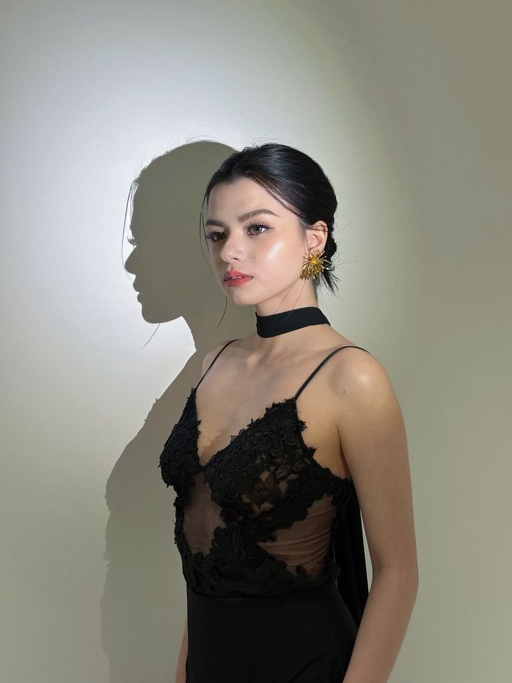 MoonLankhza's tweet photo. When even your shadow dominates the entire image in a dazzling way... Becky, you are art https://t.co/YoVqEFul1n