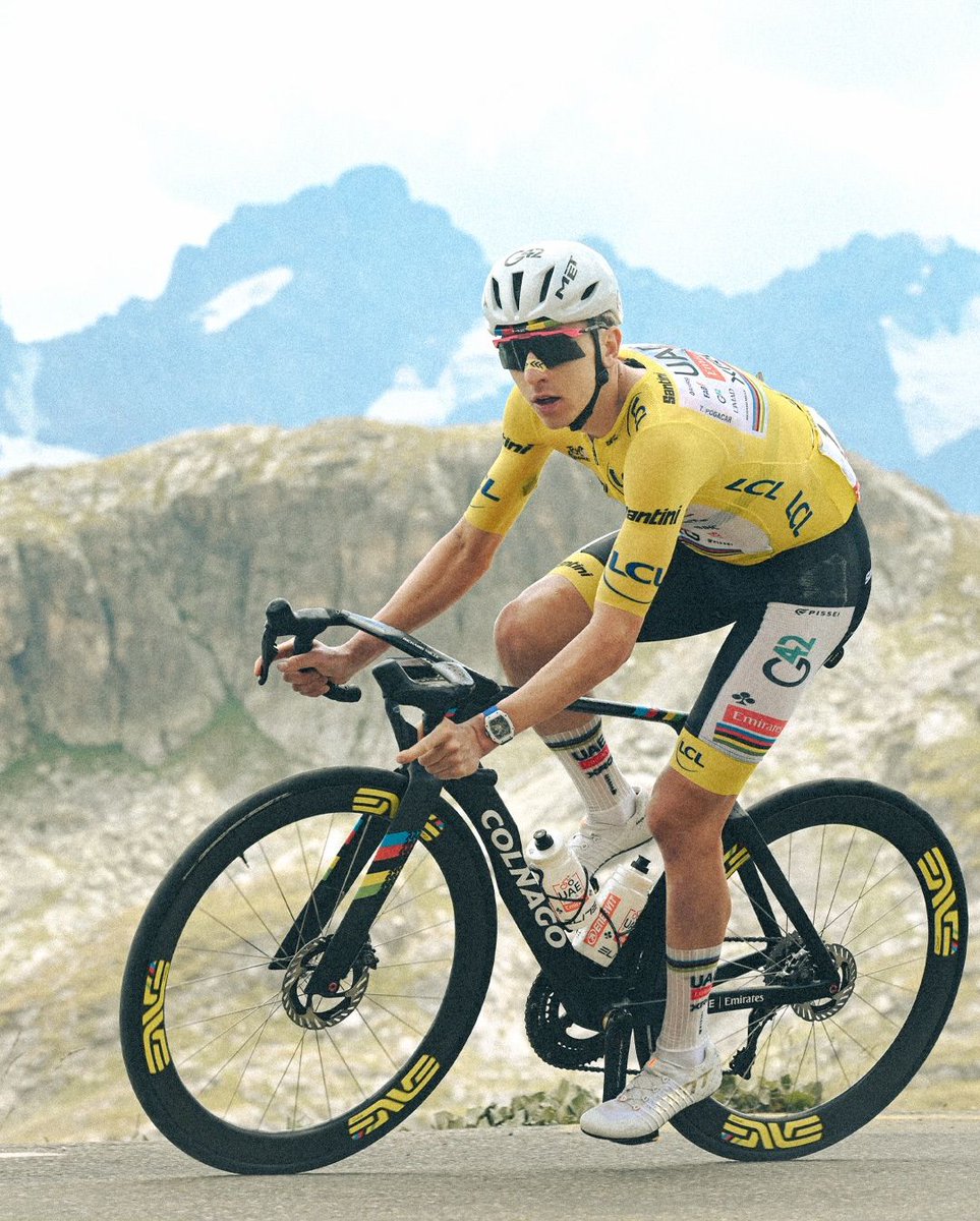 Arcalis1997's tweet photo. A little Pogi gallery 💛

📷 Dario Belingheri

#TourDeFrance https://t.co/XZCOKeubao