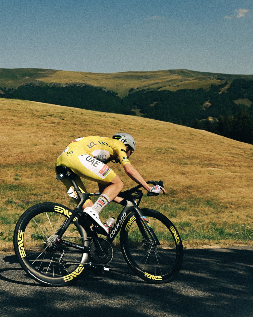 Arcalis1997's tweet photo. A little Pogi gallery 💛

📷 Dario Belingheri

#TourDeFrance https://t.co/XZCOKeubao