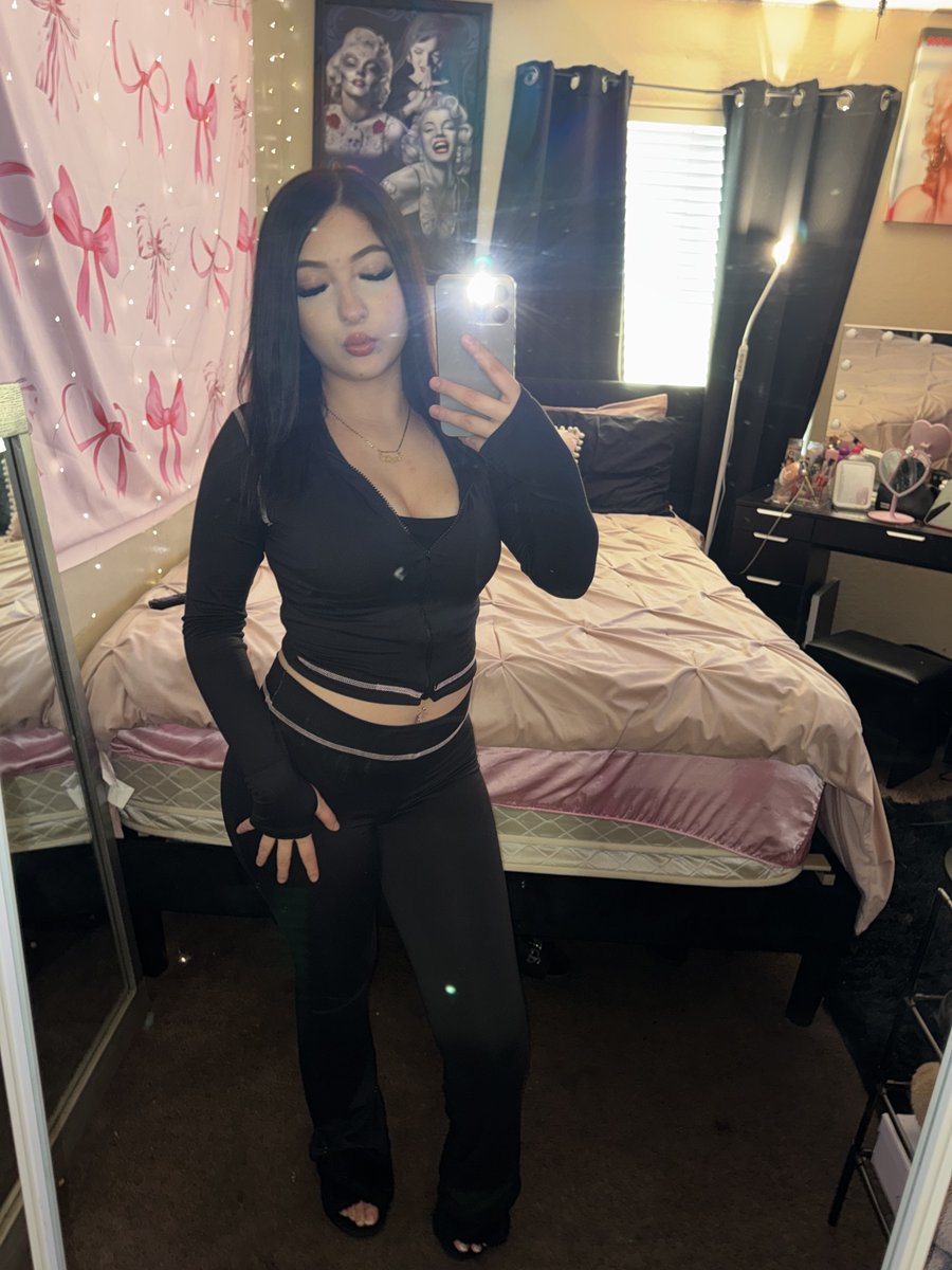 xojanels's tweet photo. 👸🏻
#xojanely #ExploreX #modeling #baddie https://t.co/WDXEMLAQRS
