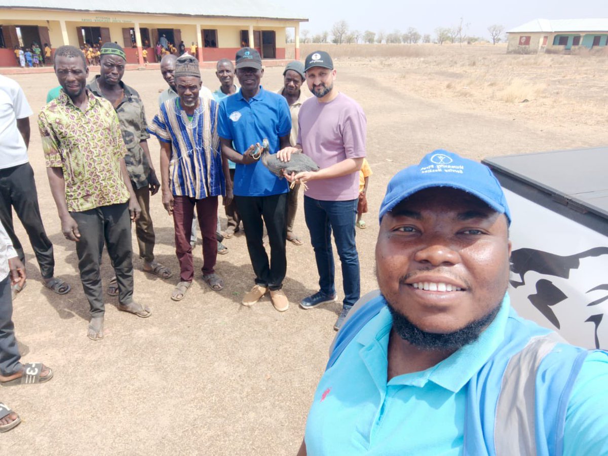 HF_Ghana's tweet photo. As a token of gratitude, the people of Obaladan presented a guinea fowl to our guest, expressing their heartfelt appreciation for Humanity First’s continued support and commitment to uplifting their community.

#HumanityFirst
#ServingMankind
#humanityfirstghana https://t.co/HtLIZ8A7iF