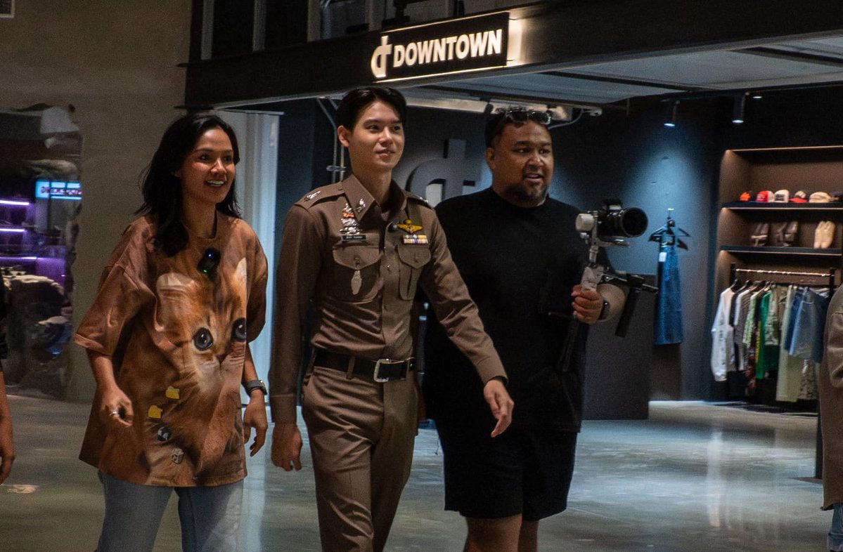 TheoryofYinWar's tweet photo. IG 1981soulandsold 

คุณฝนกับคุณโย เอาตำรวจมาทำอะไรที่นี่ค้าบบ 🤣🤣🤣

#1981SoulandSold #1981Studio
#หยิ่นวอร์ #yinyin_anw @yinyin_anw https://t.co/E9o1IzQ7lt