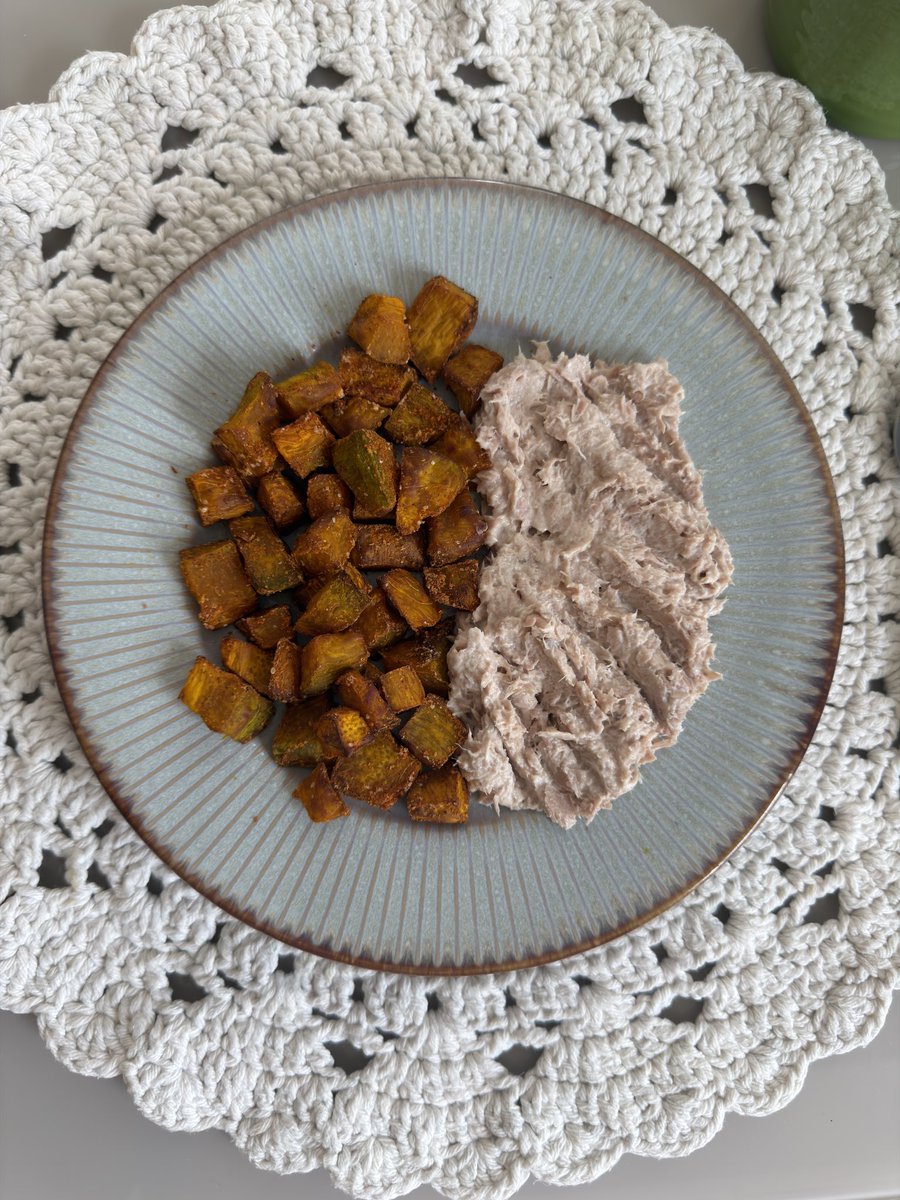 laliisnotcool's tweet photo. ⋆˚꩜｡ wiat 

252 calories 
+ 20k steps https://t.co/ZJ4itje3AT
