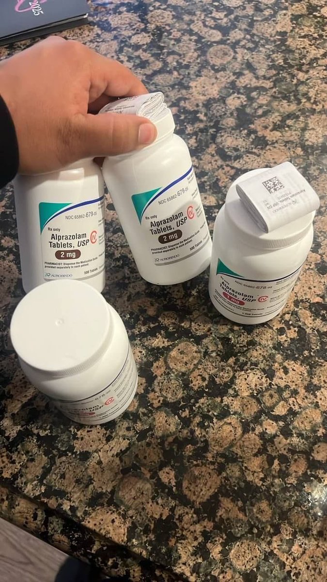 cherrycoree's tweet photo. 📲
#drugtwt https://t.co/KVnM9Q6q54