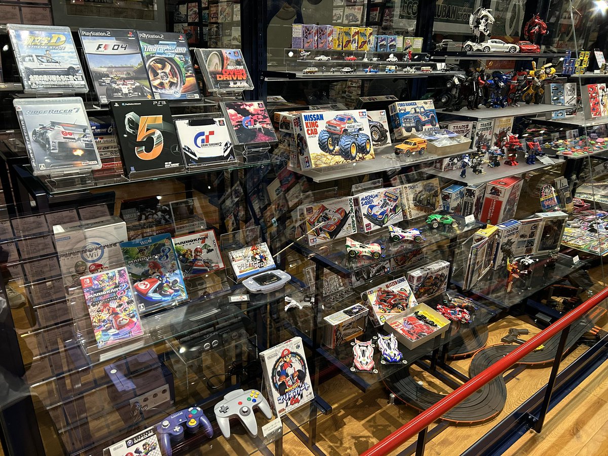 YWpgxtr3aY5UyJw's tweet photo. 今回のエントリー費にはトヨタ博物館の入館料［大人1,200円］が含まれてます

また生誕40年記念ロゴの入った参加記念品とオンザビート様（北海道）協賛の記念品も用意してます

博物館は車に関連したグッズ、カタログ、玩具、部品等多数展示してあり見応えありです

詳細は公式アカにて

#70スープラ https://t.co/906Mfjhc6a