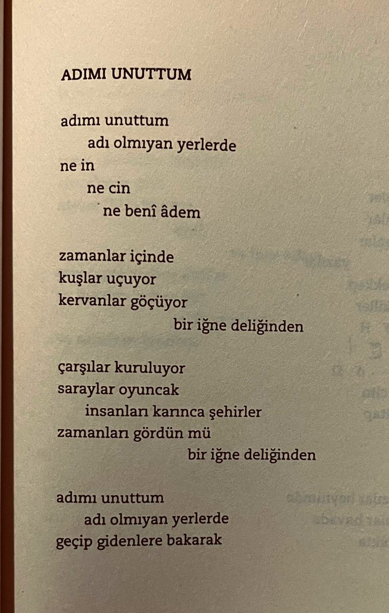 ladivinapoesia's tweet photo. “adımı unuttum 
adı olmayan yerlerde
geçip gidenlere bakarak’’

/âsaf hâlet https://t.co/VRcZ1mS6Is