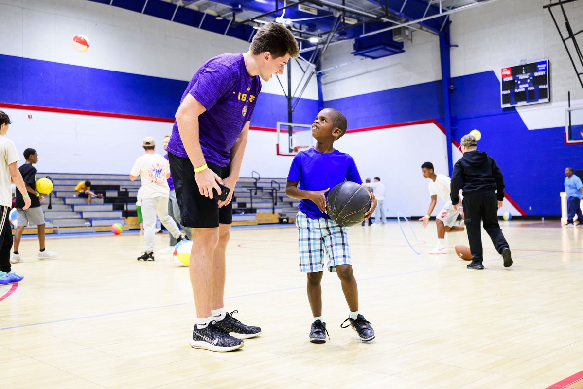 LSUBasketball tweet picture