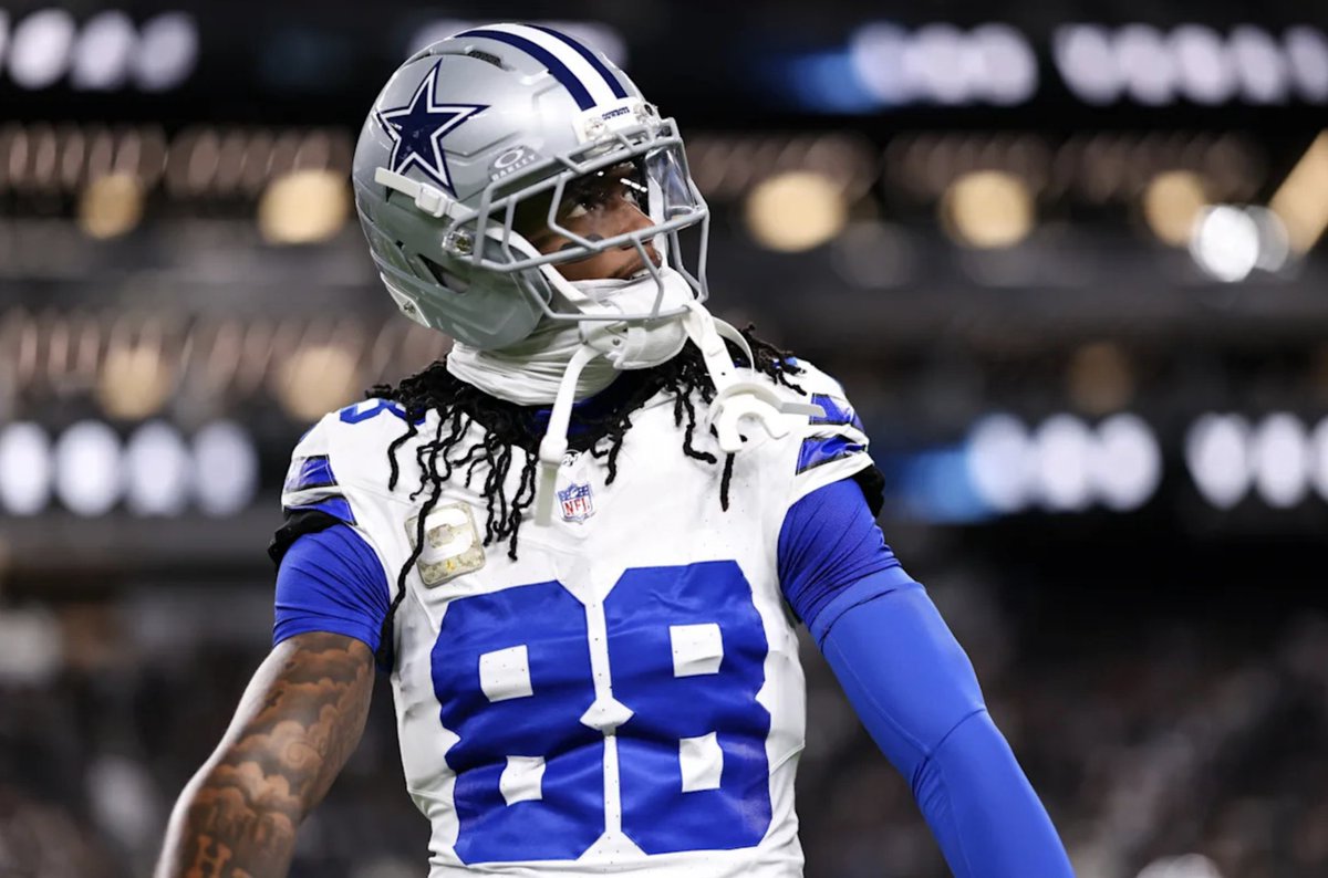 justinboone's tweet photo. 12-Team Fantasy Mock Draft

Get ready for your drafts with our latest mock on @YahooFantasy.

Big thanks to @MattHarmon_BYB, @JoshNorris, @HaydenWinks, @scott_pianowski, @fantasysmyth , @CFFroton, @DanTitus and the rest of our Yahoo crew who took part.

https://t.co/zdbW4OCds5 https://t.co/bvNHtoP8di