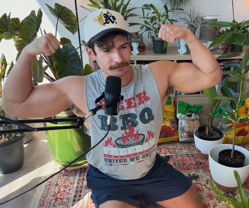 twitch_himbos's tweet photo. He's gotta be in the Top 3 most precious ppl throughout the multiverse https://t.co/9V02CJMvyY
