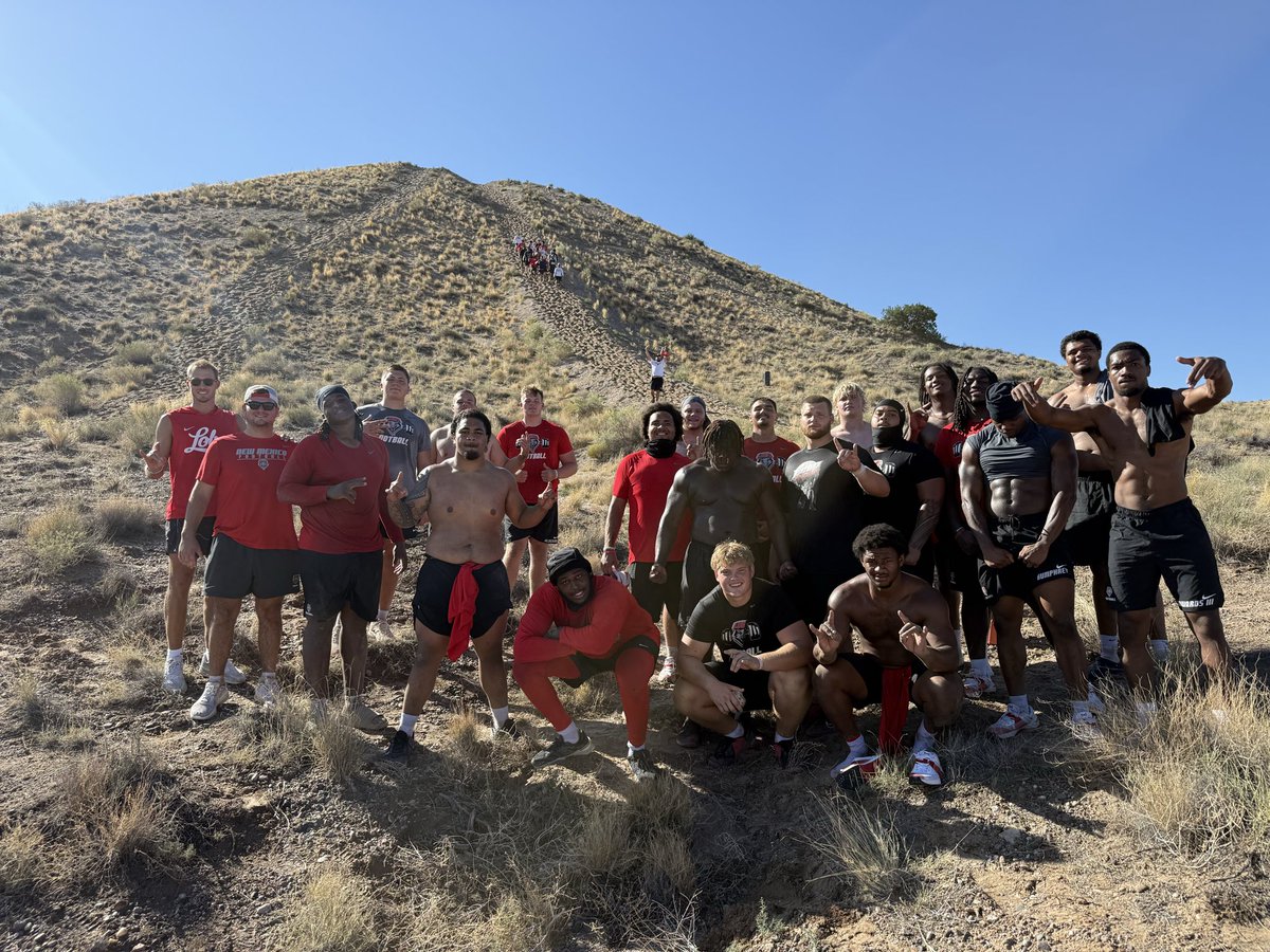 Coach_CBooth's tweet photo. Proud of the work this group put in this summer! Big 2️⃣6️⃣ Season ahead! 🐺#LeaveNoDoubt #TheRoom @UNMLOBOS @UNMLoboFB https://t.co/ArfUkMtdZ6