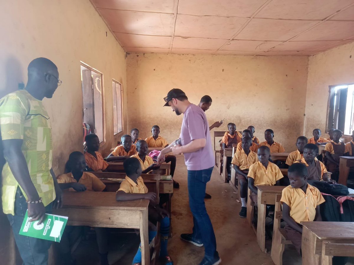 HF_Ghana's tweet photo. The Humanity First team visited Wangau School, engaging with pupils, teachers, and the school community while reaffirming our commitment to supporting quality education and investing in the future of every child.

#HumanityFirst
#Education
#ServingMankind
#HumanityFirstGhana https://t.co/N4ViL2eFI7