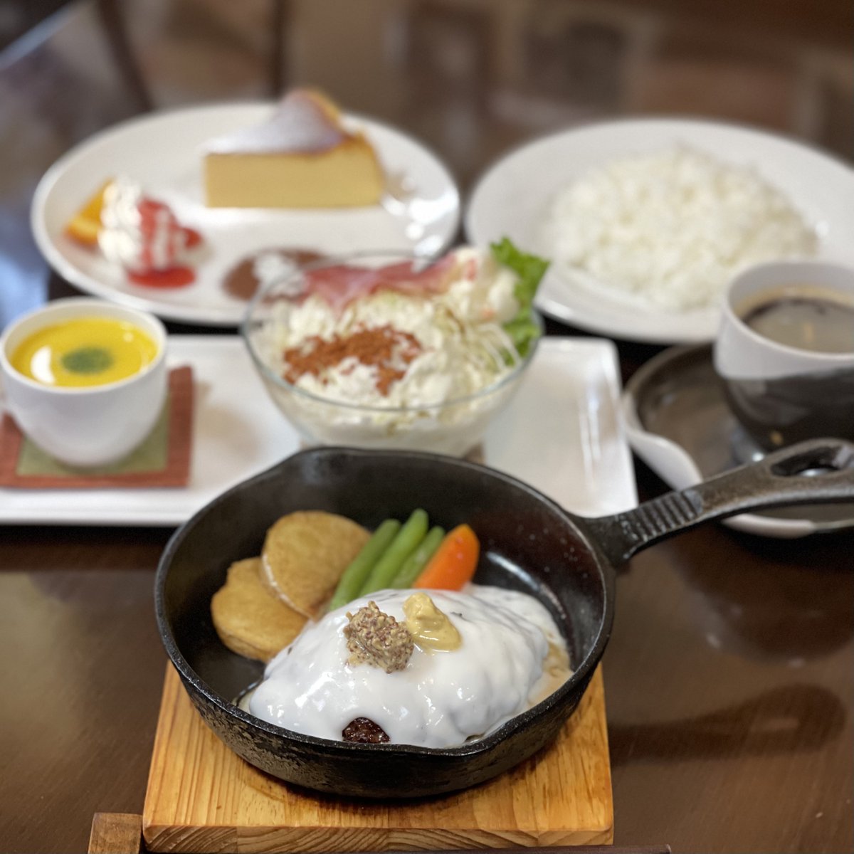 hamburgyass389's tweet photo. 30日　バレボ　ハンバーグ家　今日の愛言葉は↓ https://t.co/xfTFRyk8Sy #amebaownd https://t.co/Q25HwSmlGk