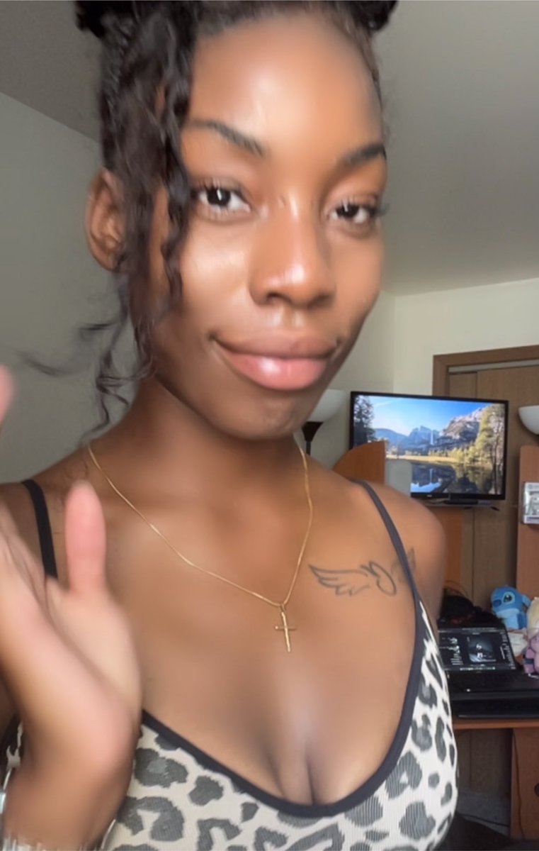 apple3we's tweet photo. Happy and dancing 💃 https://t.co/zxrlKcQotw