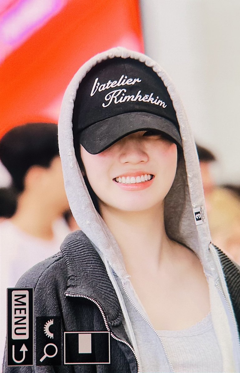 Pink_Roses_0620's tweet photo. 260730 GMP 출국 pre

🤍

#NiziU #니쥬 #AYAKA #아야카 #彩花 #アヤカ https://t.co/s1kRxA0cty