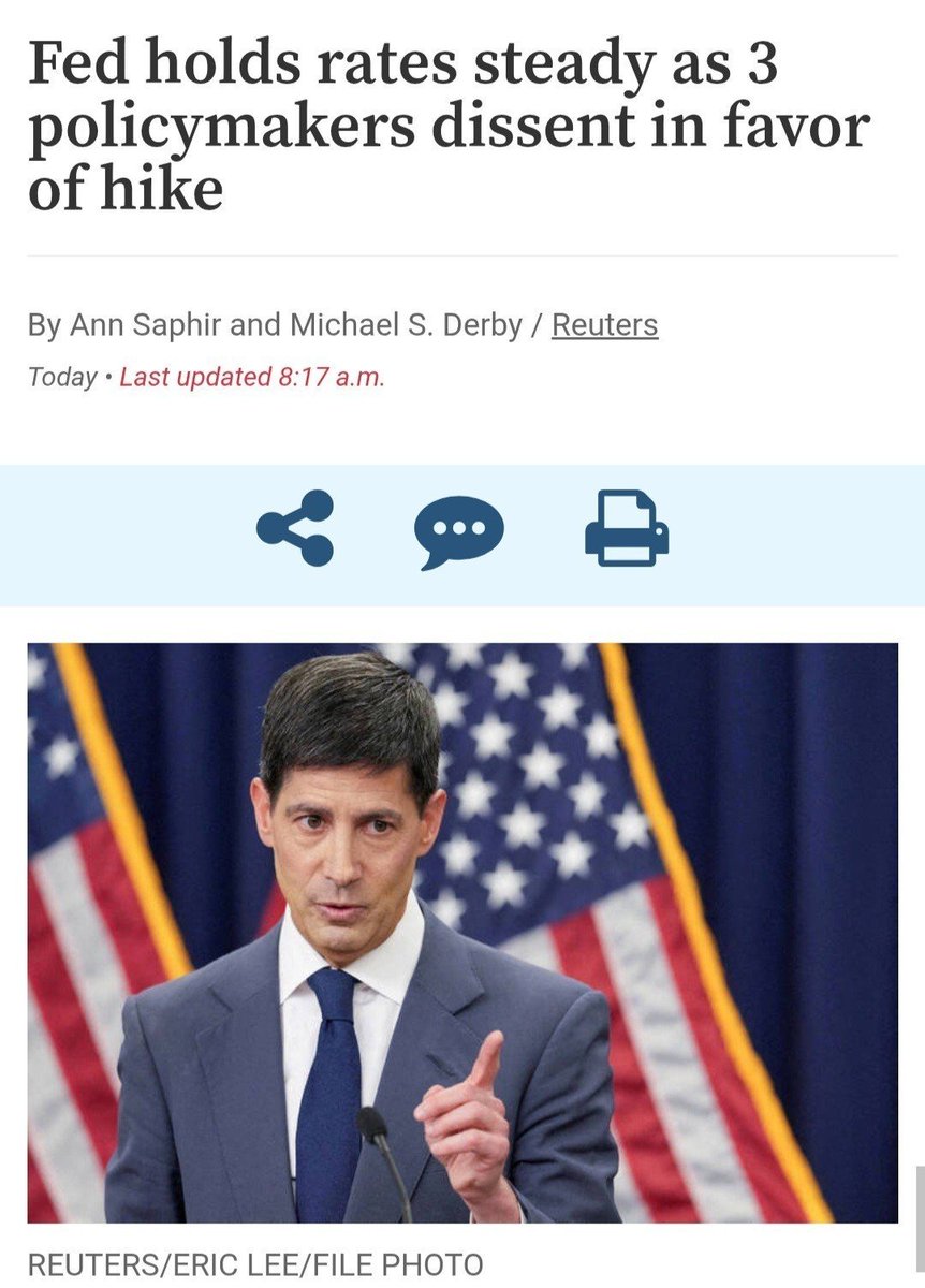 aditoss's tweet photo. Suku bunga US gak naik, tapi bos baru Fed mulai hapus tradisi "ngasih sinyal" ke market. 

​Suku bunga ditahan di 3,50%–3,75% meskipun 3 dari 12 pejabat FOMC berbeda pendapat.

Tapi yang jadi game changer kali ini adalah perubahan gaya bos baru Fed, Kevin Warsh.
 "No more Forward Guidance" kata dia. 

Rilis pernyataan rapat dipangkas jadi 1 halaman tanpa ngasih "clue" arah kebijakan berikutnya.

Kalau dulu selalu ada spill tipis-tipis soal arah kebijakan Fed ke depan, sekarang gak ada lagi.

Pelaku pasar dipaksa riset sendiri data makro secara independen dan repricing harga secara real time.

Pesan dari Warsh:
 "Play the ball, not the referee."
